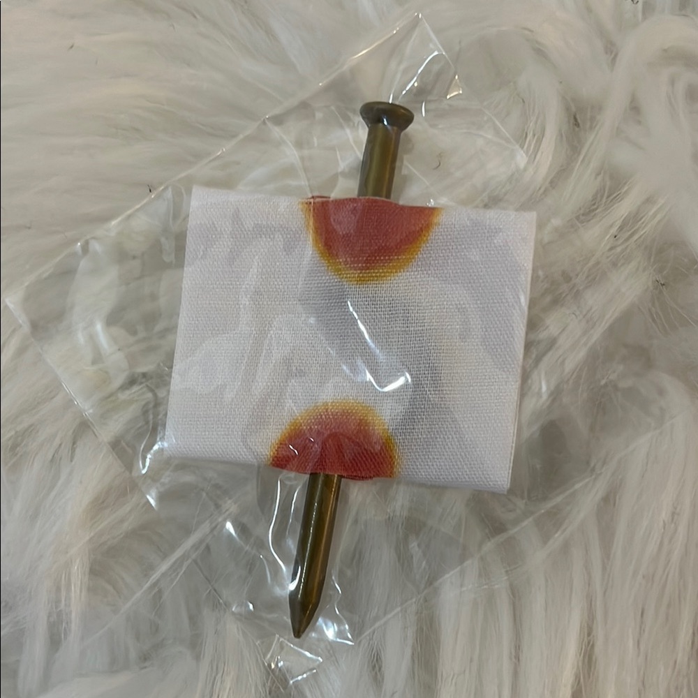 Magic Tricks, Gag Gift, Prank item (a Nail through the finger) * 2pc*
